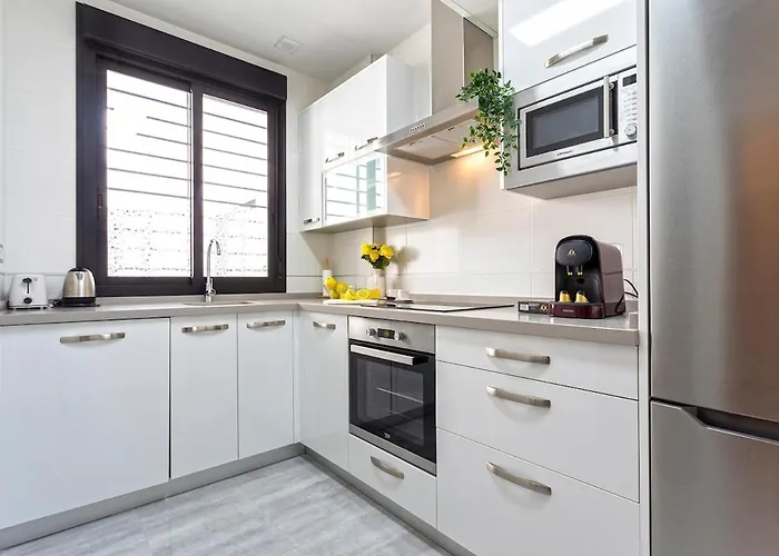-malagasunapts- Huge & * Pool* Freepark* Malaga