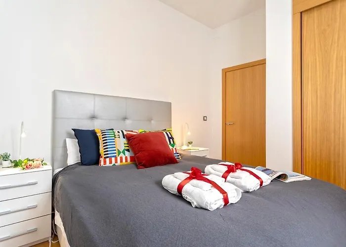 Apartment -malagasunapts- Huge & * Pool* Freepark* *
