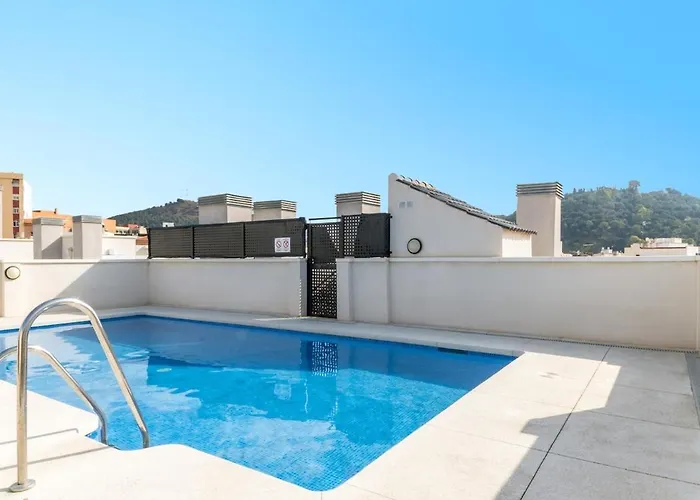 -malagasunapts- Huge & * Pool* Freepark* Apartment *