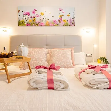 -malagasunapts- Huge & * Pool* Freepark* Apartman